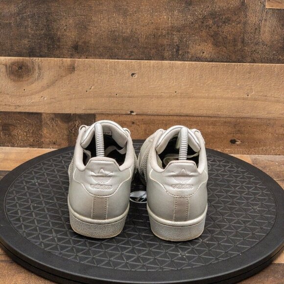 ADIDAS SUPERSTAR WOMENS ATHLETIC SHOES TRIPLE SILVER RETRO SNEAKERS SIZE 7 - Picture 7 of 9